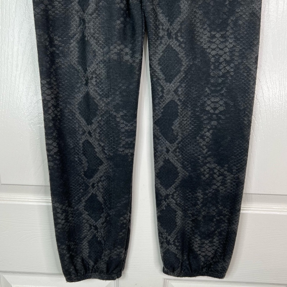 Red Haute Revolve Loungewear Cashmere Snake Print Drawstring Jogger Sweatpants S - Picture 5 of 9